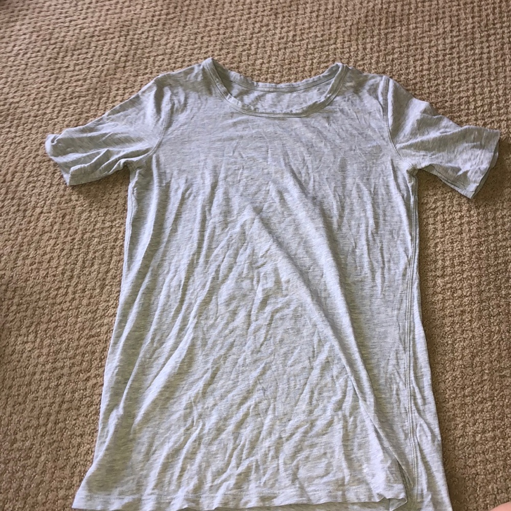 super soft grey lululemon tee!